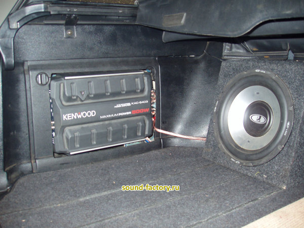 Установка: Усилитель мощности в Volkswagen Passat 3